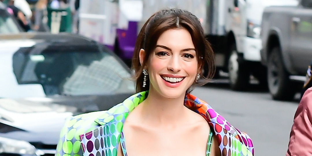 Anne Hathaway Hilariously Reveals the Celebs She Thinks Have BDE - E! Online.jpg