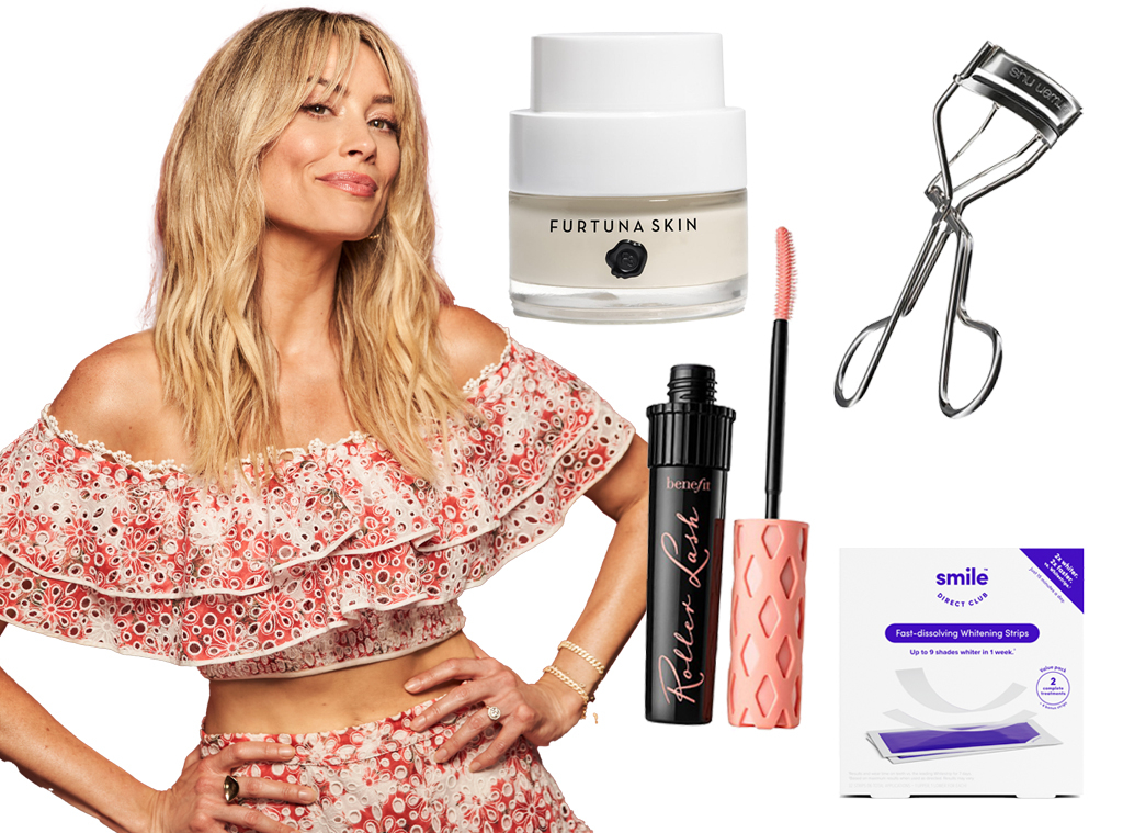 E-Comm: Get Ready With Arielle Vandenberg