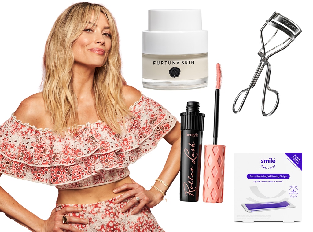 E-Comm: Get Ready With Arielle Vandenberg