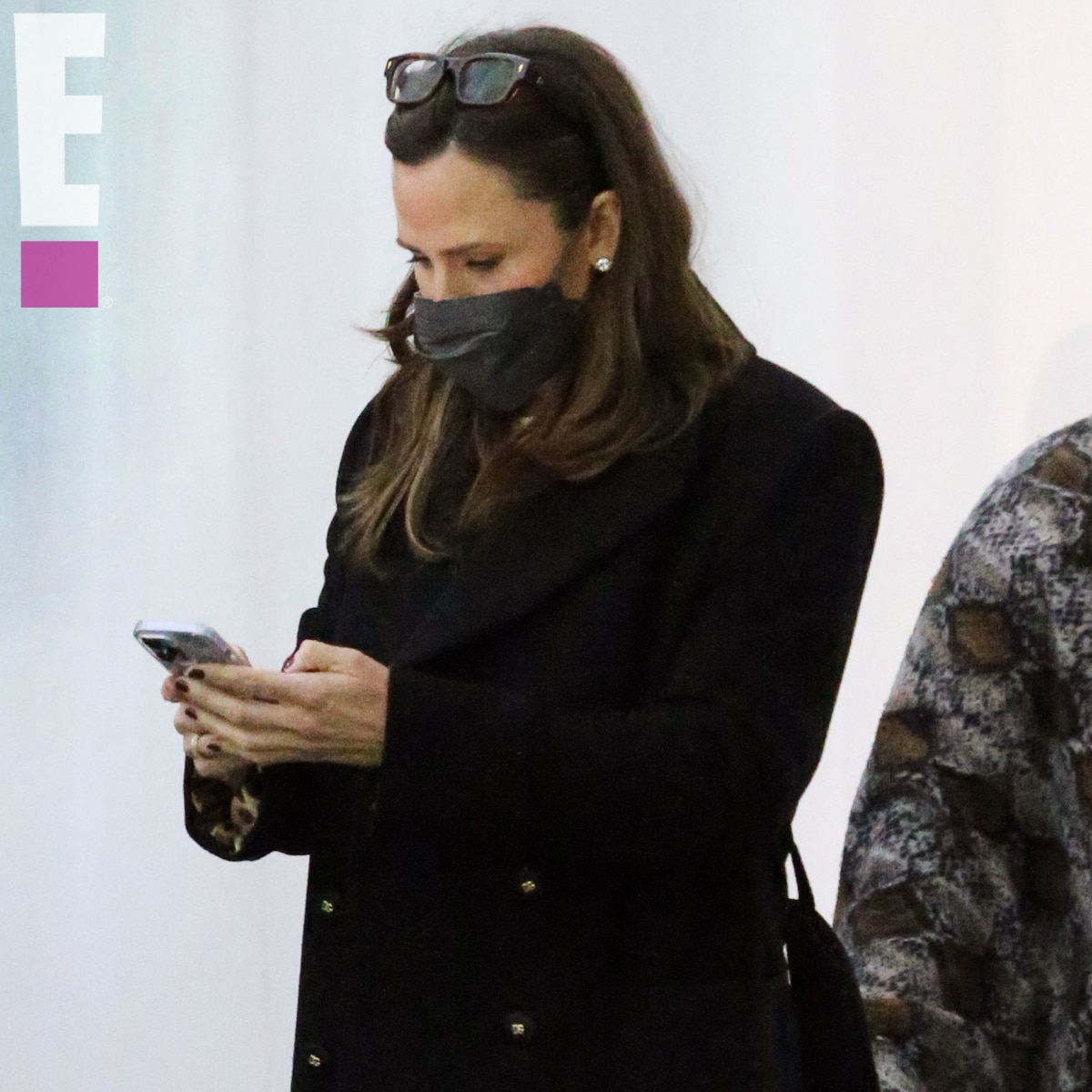 Bradley Cooper steps out after beach day with pal Jennifer Garner   Jennifer garner style Jennifer garner Fashion
