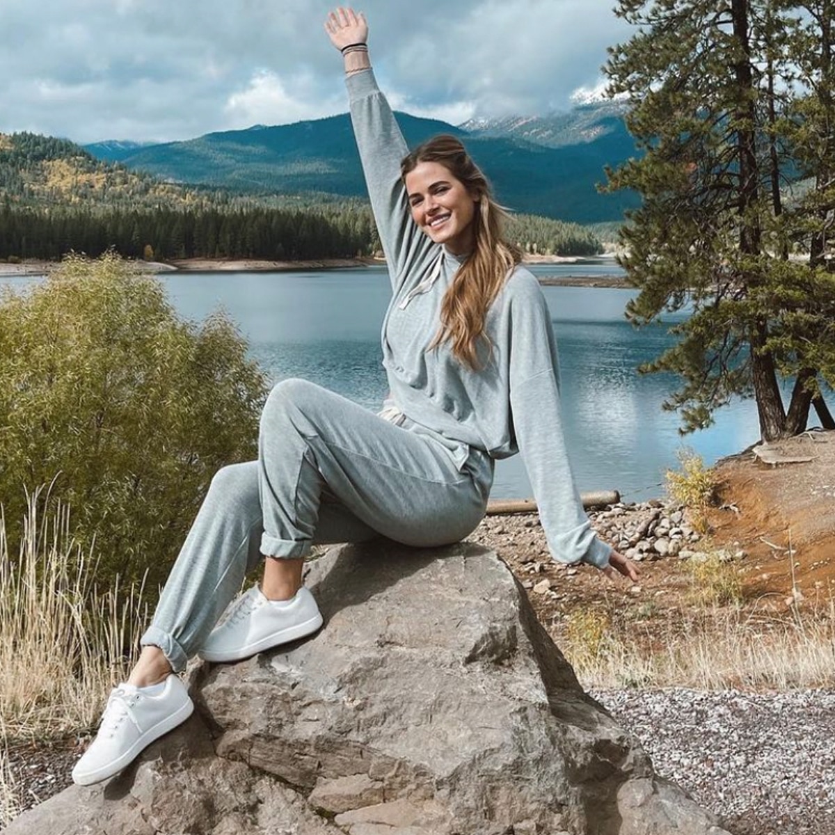 The Bachelor s JoJo Fletcher Shares Amazon Fitness Essentials