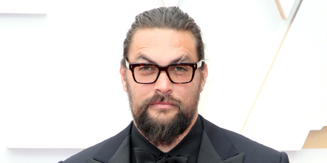 Here's Why Jason Momoa Is Calling Out One of His Past Films for Being a "Big Pile of S--t" - E! Online.jpg