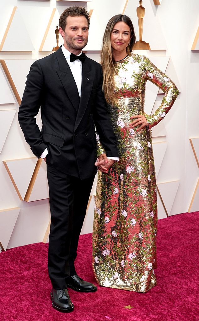 Aaron Paul & Bryan Cranston - Golden Globes 2014 Red Carpet | Nice dresses,  Dress, Lauren parsekian