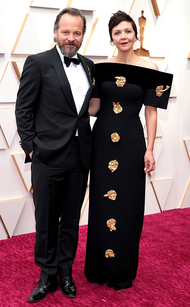 2022 Oscars, 2022 Academy Awards, Red Carpet Fashion, Couples, Maggie Gyllenhaal, Peter Sarsgaard