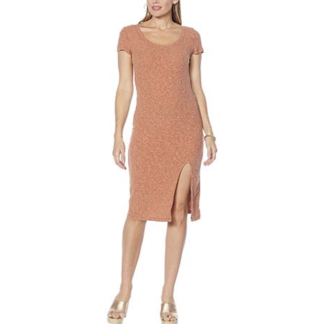 Jessica Simpson Sold More Than 16,000 of These Dresses in 1 Day
