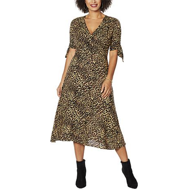 Jessica Simpson Sold More Than 16,000 of These Dresses in 1 Day