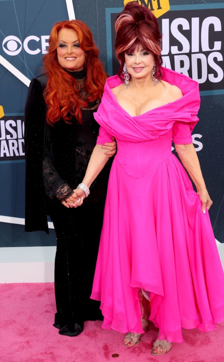 Wynonna Judd, Naomi Judd , 2022 CMT Music Awards, Red Carpet Fashion