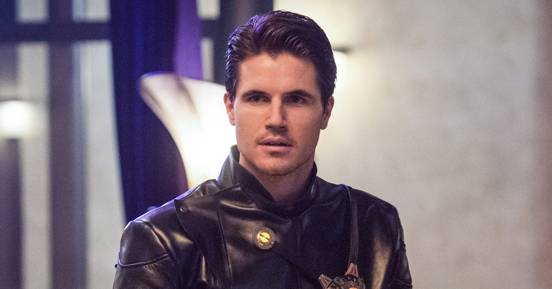 The Flash’s Robbie Amell Discusses His Return to the CW Series The Flash’s Robbie Amell Discusses His Return to the CW Series