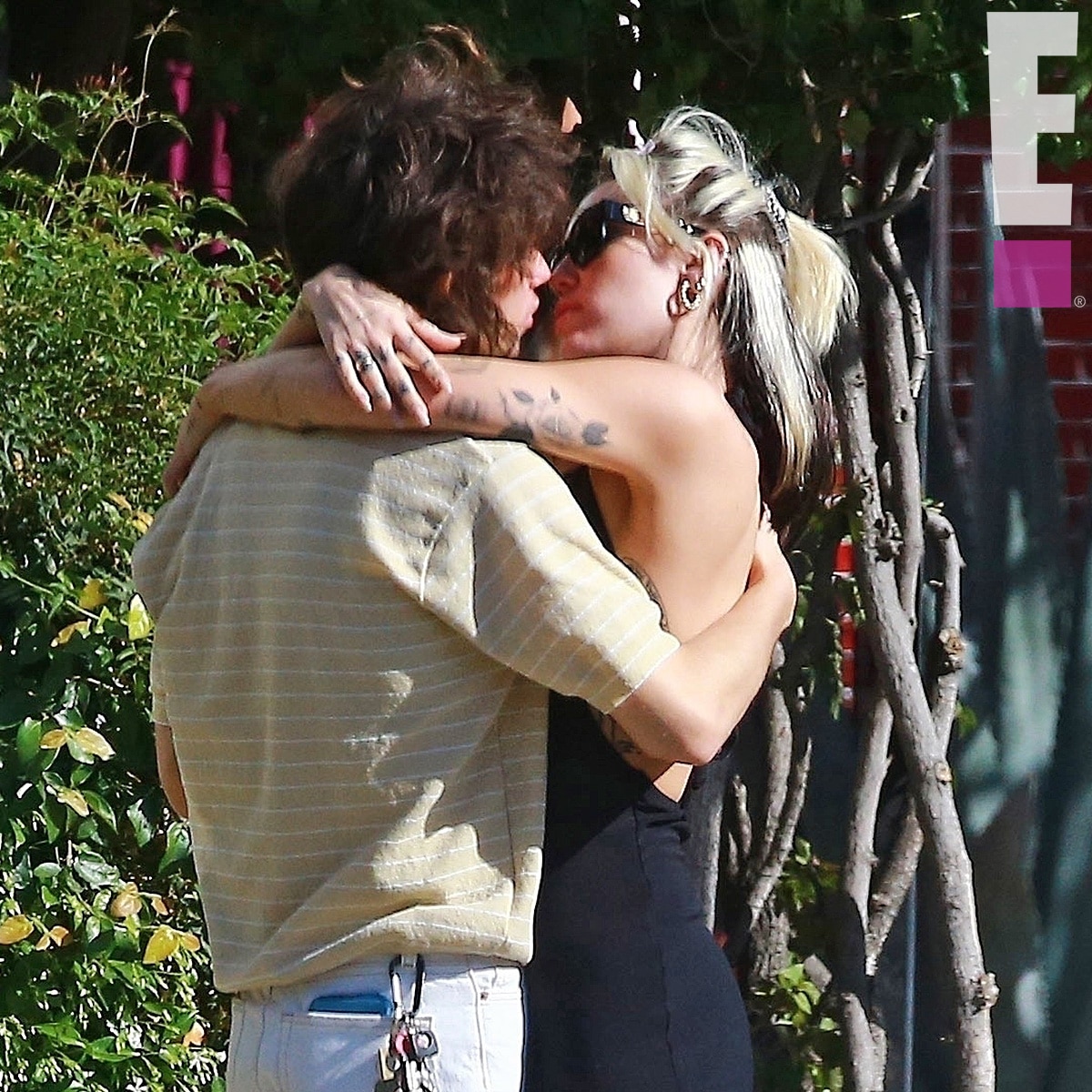 See Miley Cyrus And Boyfriend Maxx Morando Share Steamy Kiss   Rs 1200x1200 220414154935 1200.miley Cyrus Maxx Morando Kissing 2.ct 