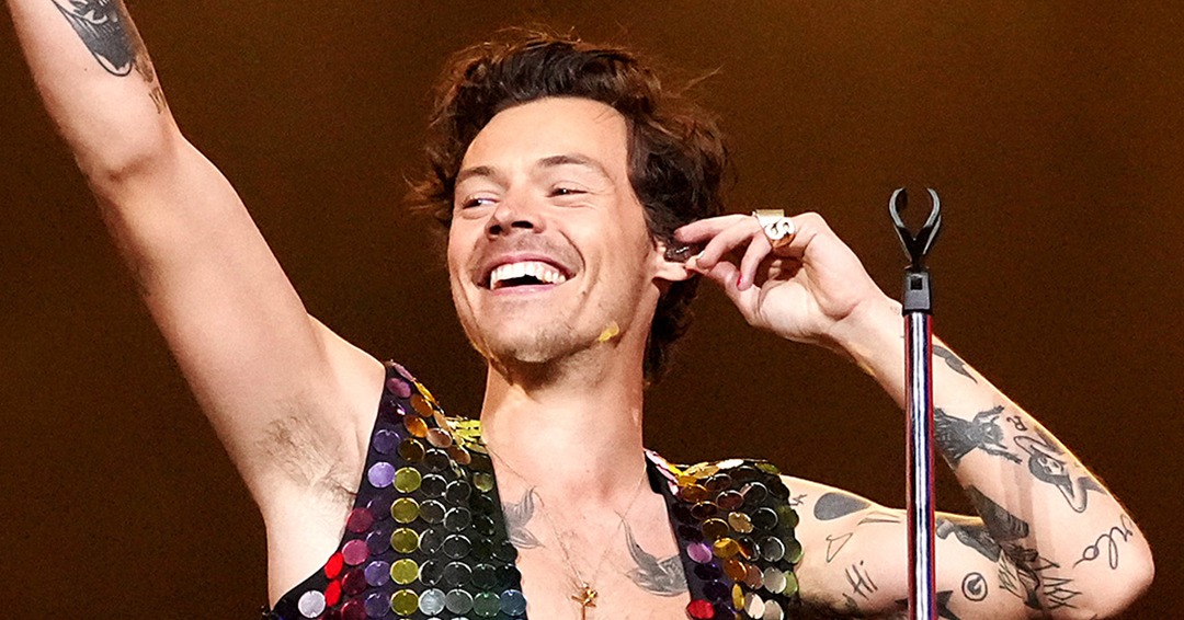 Harry Styles Performs With Surprise Guest Lizzo at Coachella Weekend No. 2 thumbnail