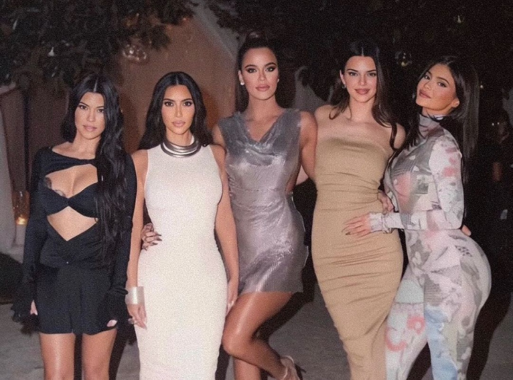 Kim Kardashian dice que esta hermana es famosa por robar ropa y no  devolverla - E! Online Latino - MX