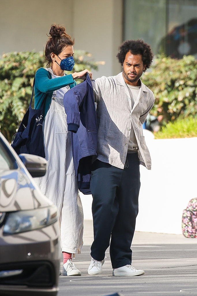 Katie Holmes Shows Passionate PDA with Boyfriend Bobby Wooten