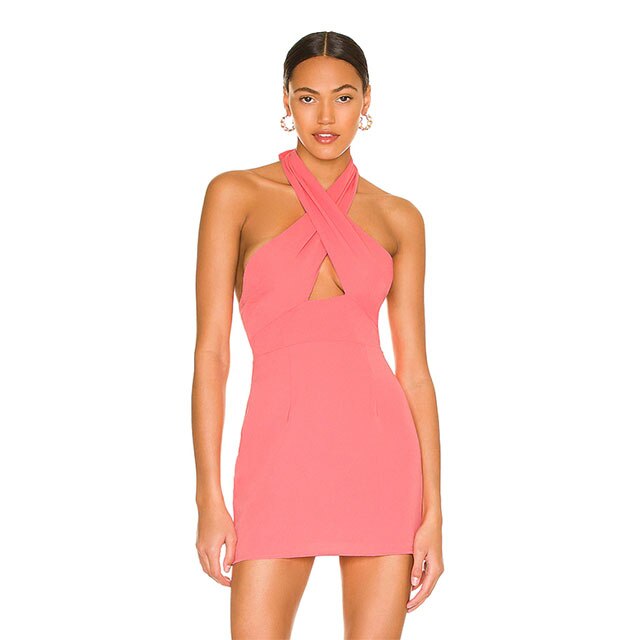 This is the Trendiest Neckline for Spring/Summer 2022