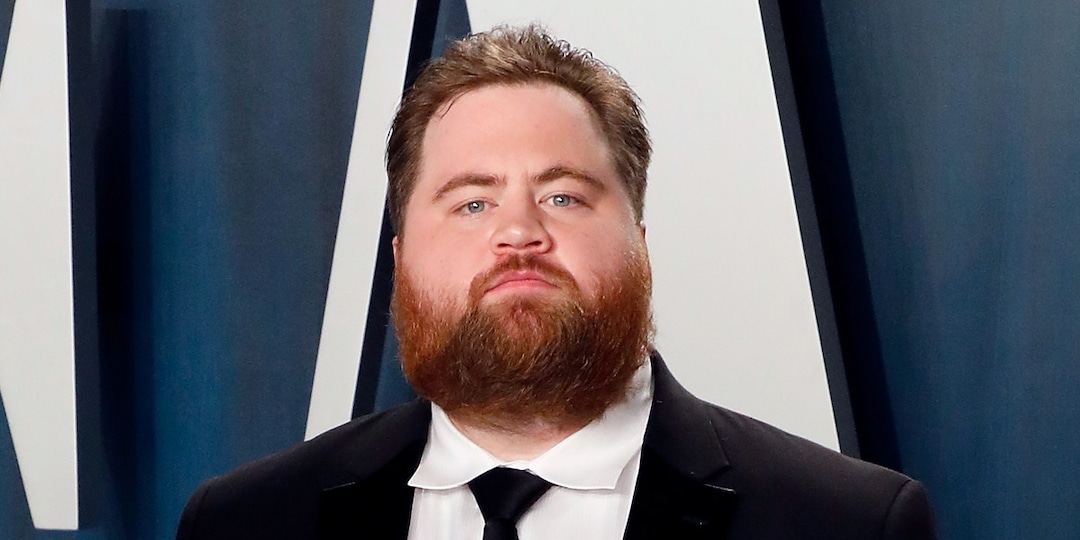Paul Walter Hauser Lost 40 Pounds to Play Suspected Serial Killer Larry Hall: See the Transformation - E! Online.jpg