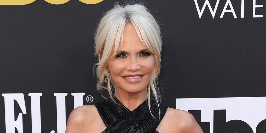 Kristin Chenoweth Reveals Connection to The Unsolved Girl Scout Murders - E! Online.jpg