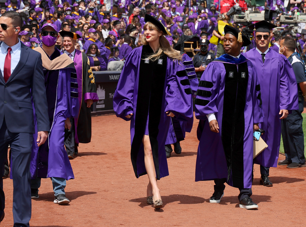How Taylor Swift Celebrated Her NYU Graduation With Other Students
