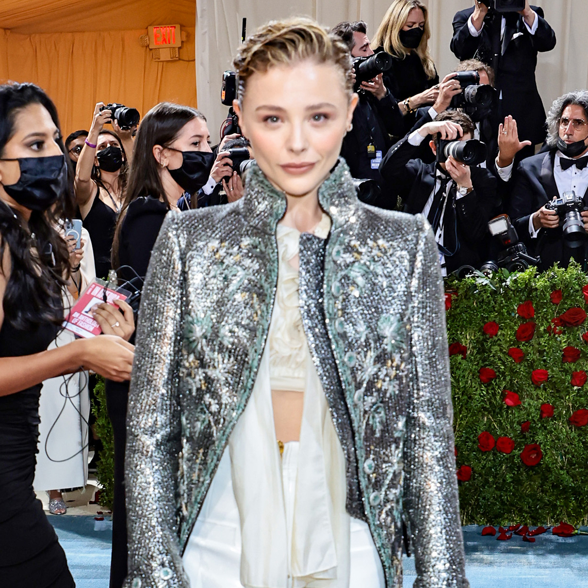 How did Chloe Grace Moretz cope with the paparazzi harassment she faced as  a child star? - Quora