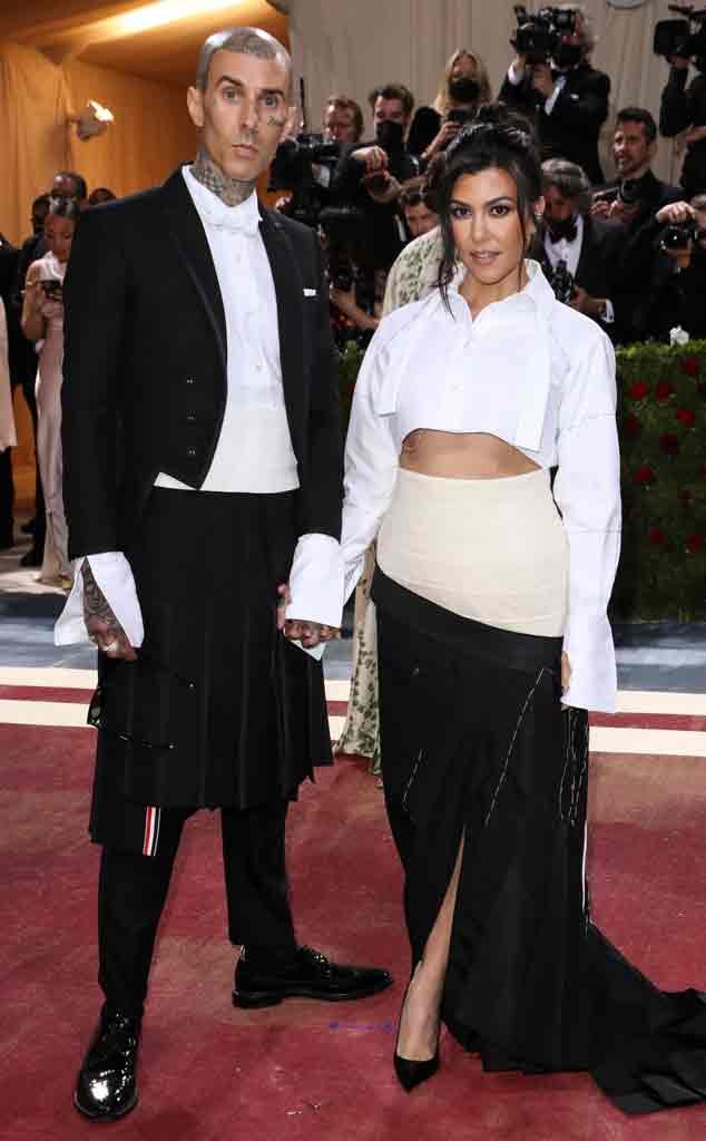 Travis Barker, Kourtney Kardashian, 2022 MET Gala, Red Carpet Fashion, Couples
