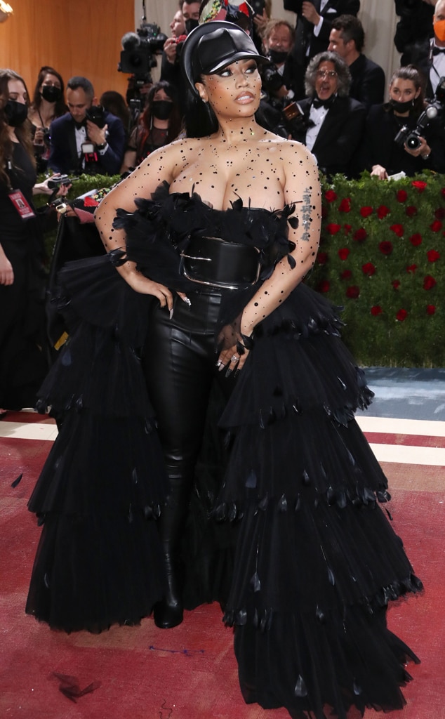 Nicki minaj best sale black outfit