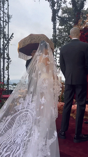 Kourtney Kardashian, Travis Barker, Wedding, Italy, GIF