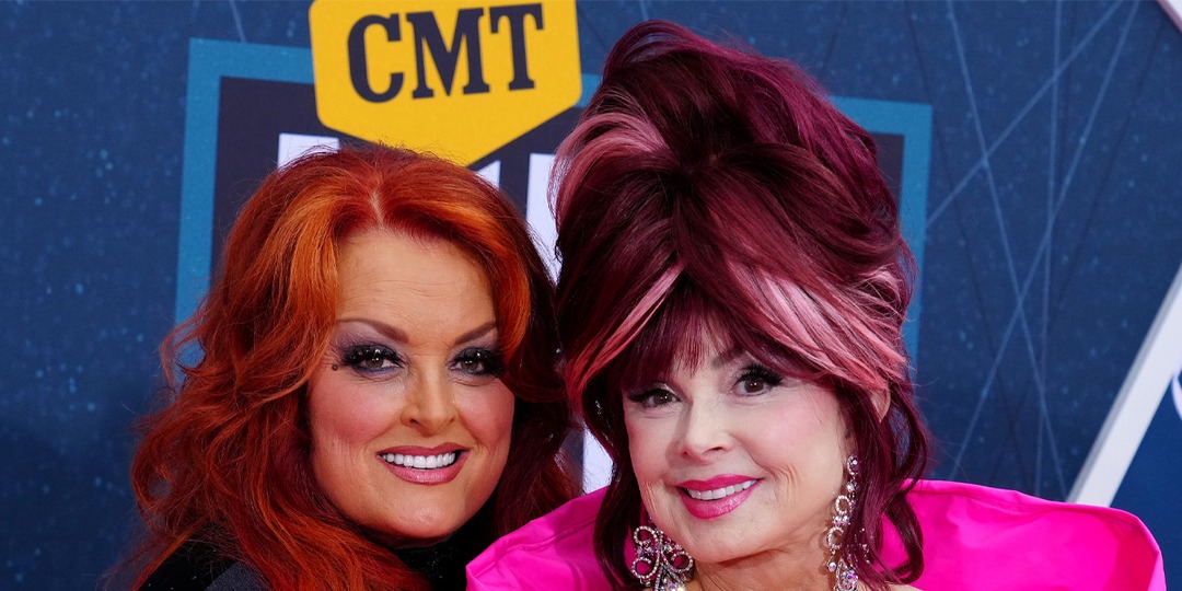 Wynonna Judd Vows She'll "Continue to Sing" as She Releases New Song After Mom Naomi’s Death - E! Online.jpg