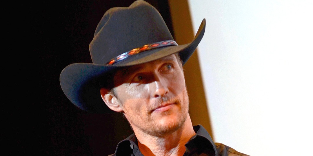 Matthew McConaughey Returns to Hometown of Uvalde, Texas After School Shooting - E! Online.jpg