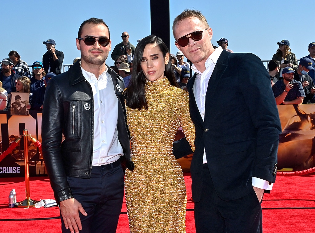 Jennifer Connelly, Paul Bettany & Son's Rare Appearance Is Plane Sweet