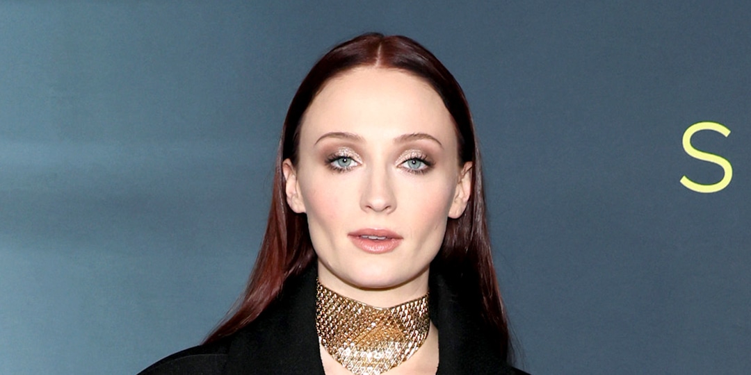 How Sophie Turner’s Live-In Therapist Helped Her Overcome Eating Disorder - E! Online.jpg