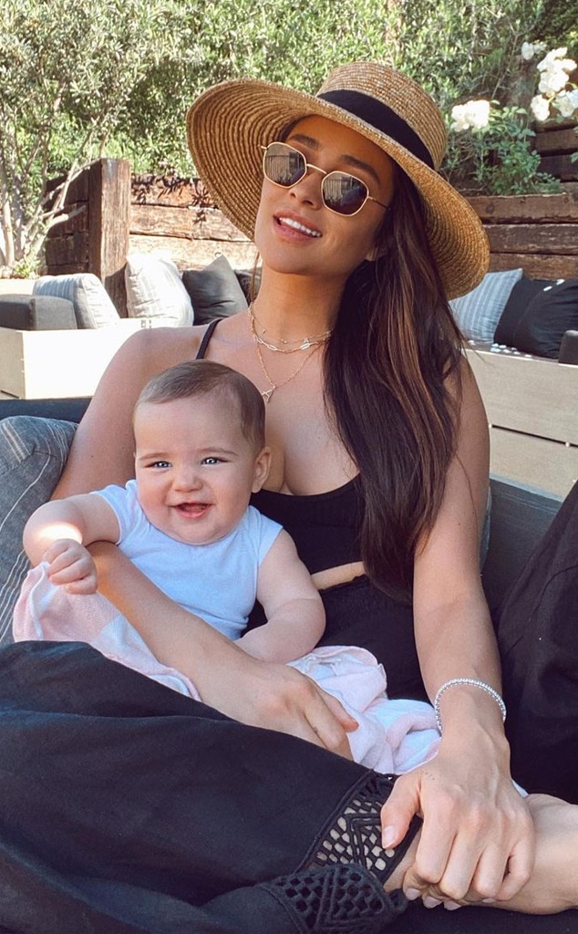 Lieve proza commando Inside the Moment Shay Mitchell Introduced Daughter Atlas to Baby Rome - E!  Online