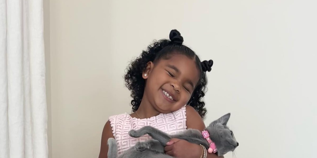 These Photos of Khloe Kardashian's Daughter True Thompson and Her Cat Are Purrfect - E! Online.jpg