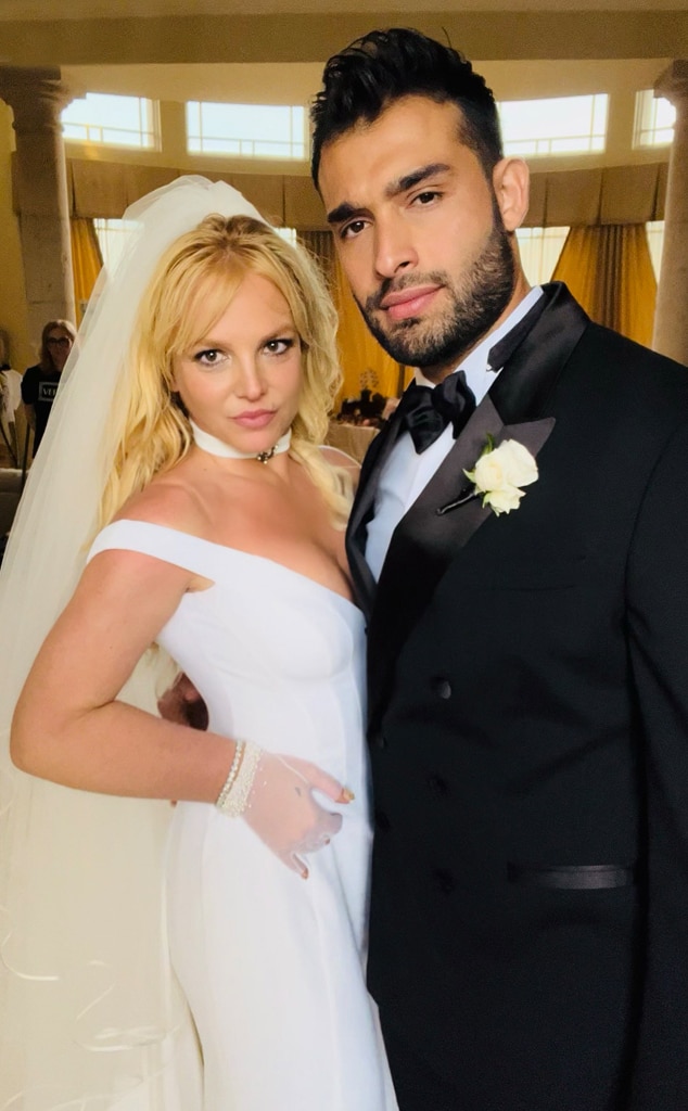 See the First Photos of Britney Spears In Her Wedding Dress