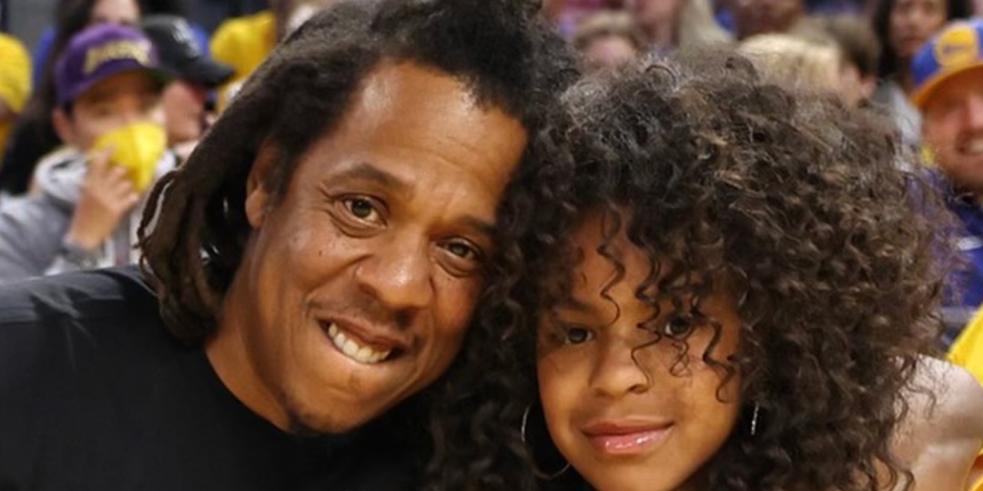 Blue Ivy Carter Channels Mom Beyoncé During Rare Public Appearance With Dad Jay-Z at NBA Game - E! Online.jpg