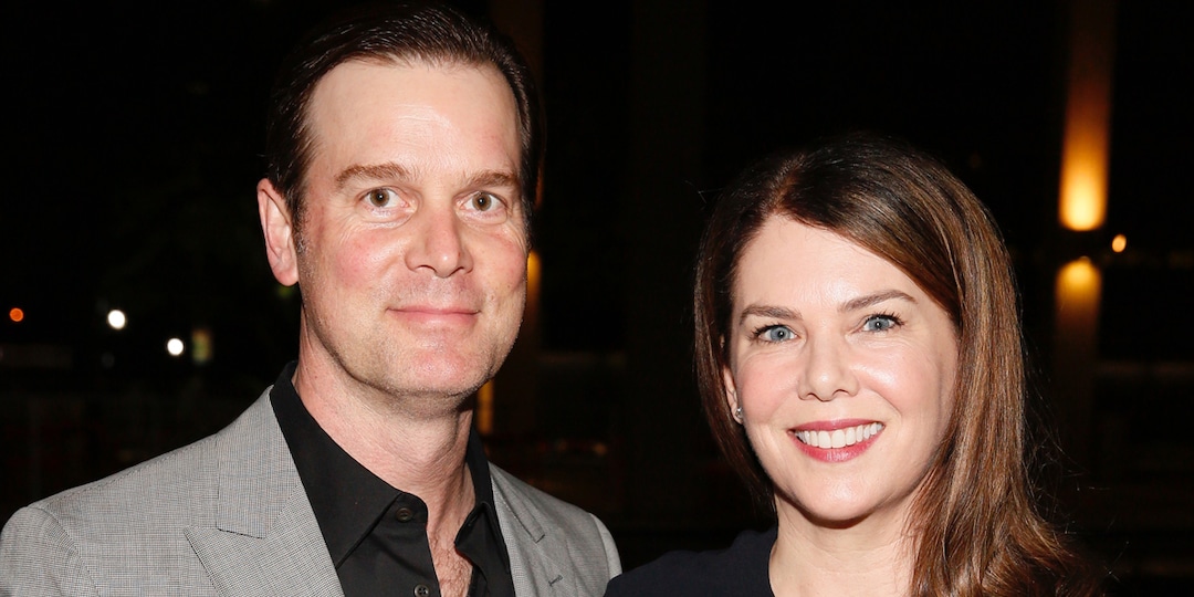 Parenthood's Lauren Graham and Peter Krause Break Up After More Than 10 Years Together - E! Online.jpg