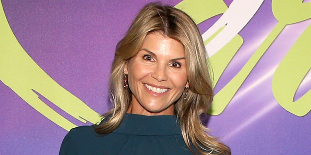 Lori Loughlin Makes First Red Carpet Appearance Since College Admissions Scandal - E! Online.jpg