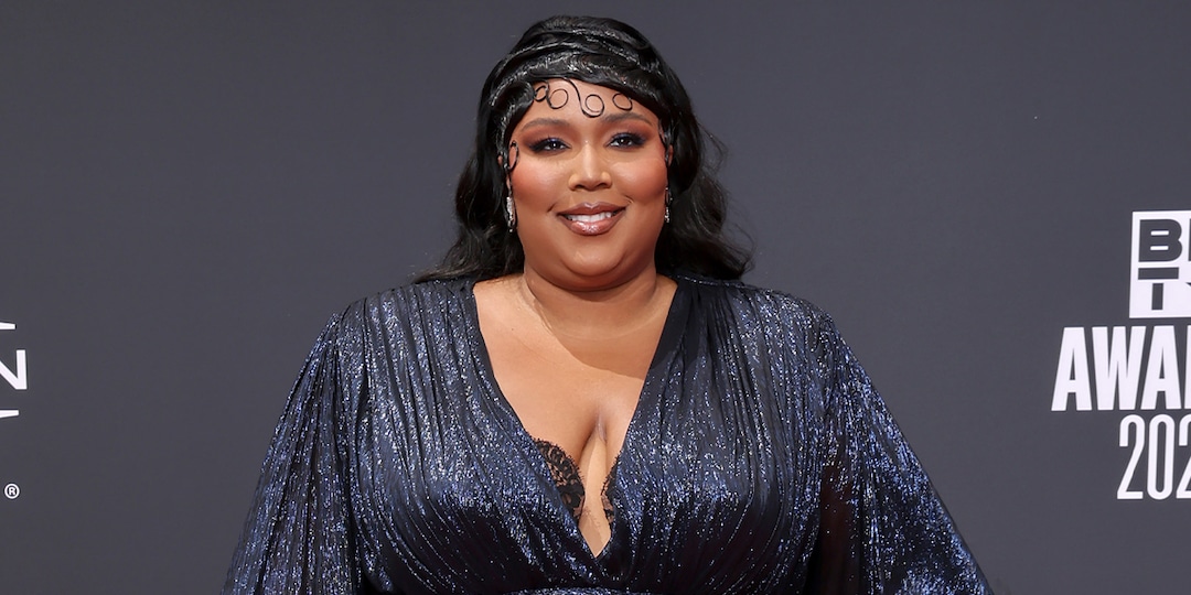 All the Rumors Are True: Lizzo’s Red Carpet Look at the 2022 BET Awards is Good as Hell - E! Online.jpg