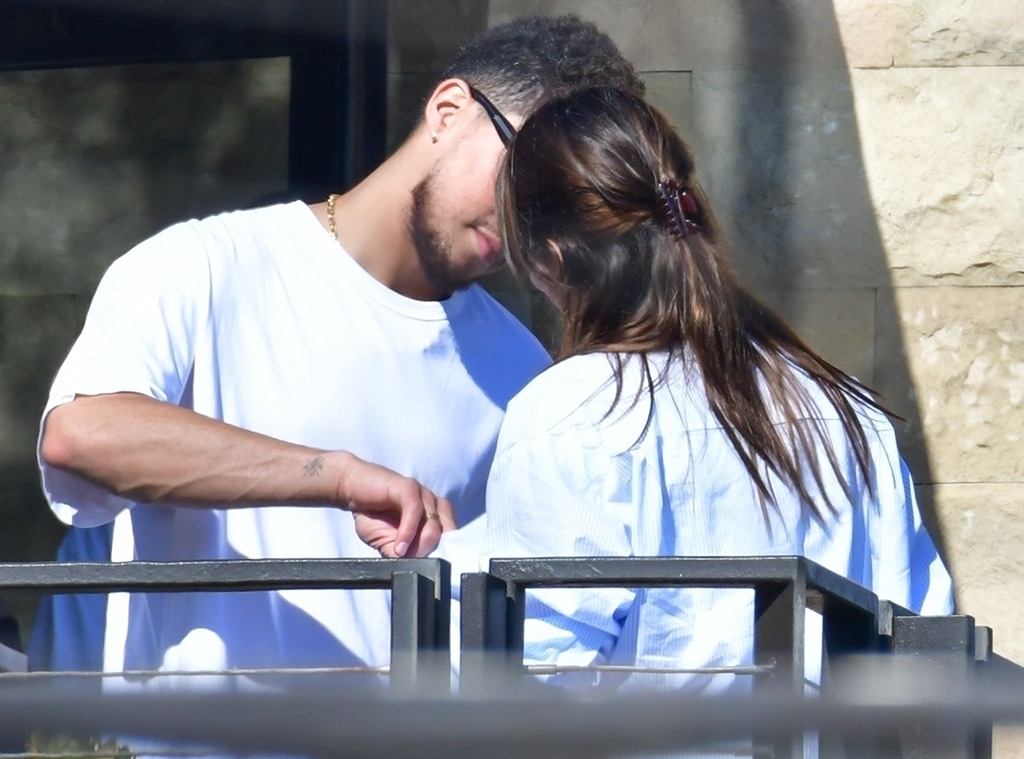 ‘Can’t get over her’: Devin Booker Reportedly Wooing Kendall Jenner To Get Back Together After Breaking Up 2 Kendall and Devin