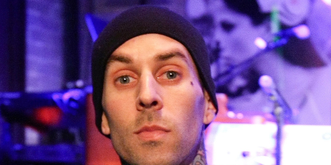 Travis Barker Says He’s “Impregnating” the Crowd at Machine Gun Kelly’s Show - E! Online.jpg