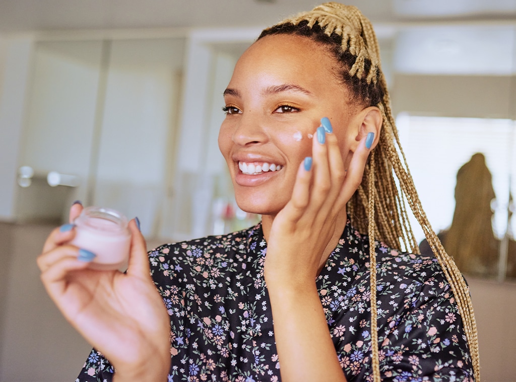 E-Comm: Anti-Aging Skincare Set