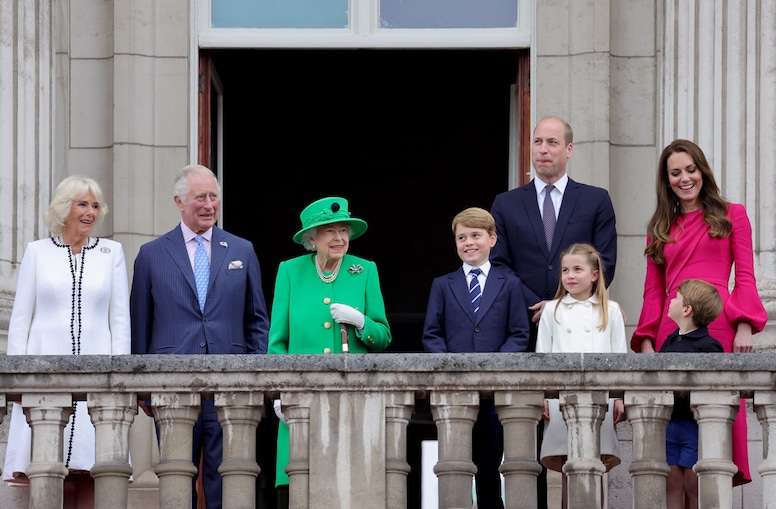 Queen Elizabeth, Camilla, Prince Charles, Prince George, Prince William, Princess Charlotte, Kate Middleton, Platinum Jubilee 2022