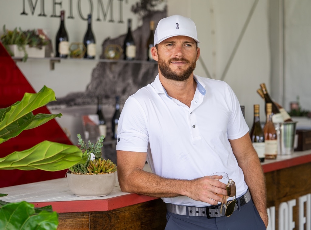 E-Commerce, Scott Eastwood, Golf Essentials 