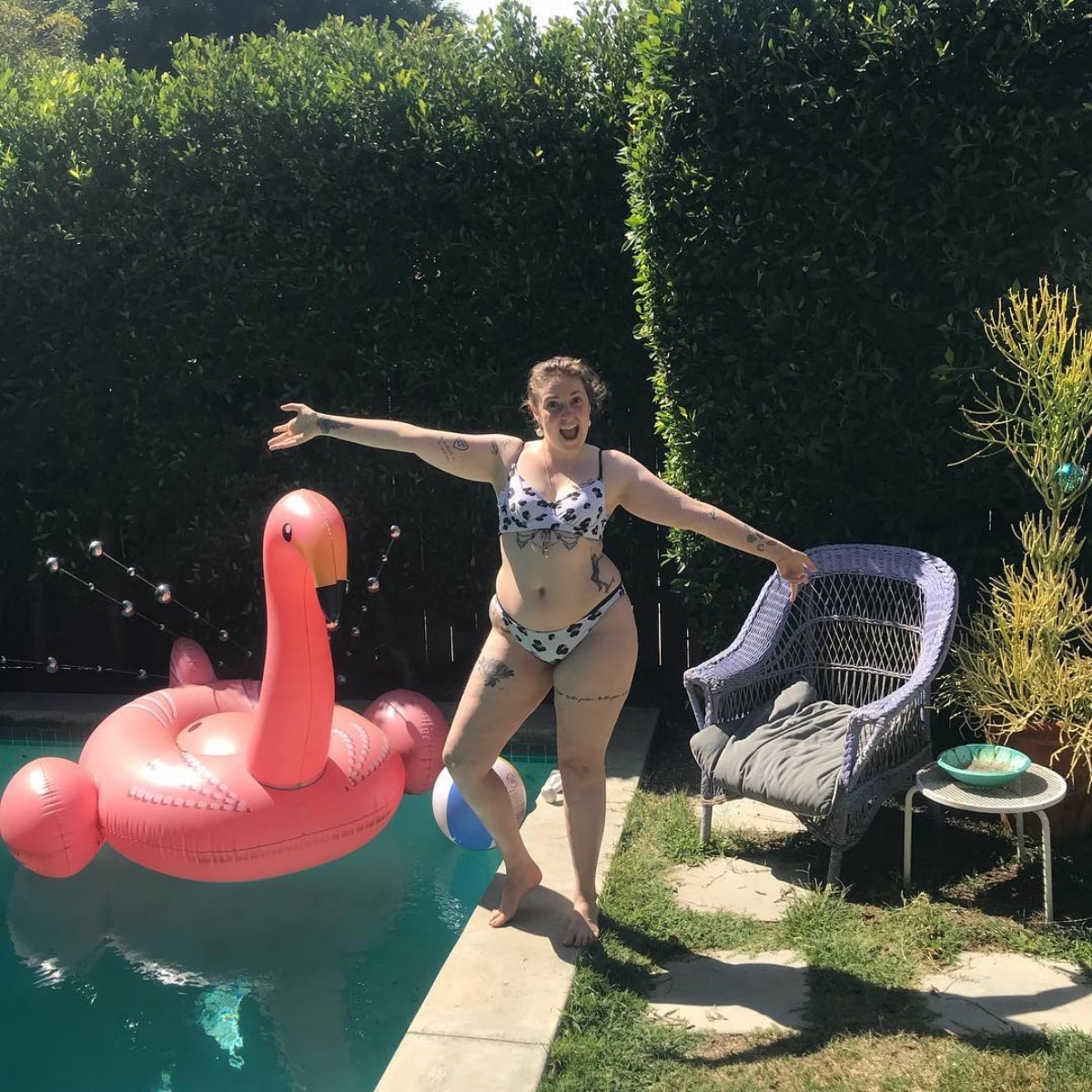 Çöpçatan Patti Stanger Yeni Bikini Fotoğrafında Bir Milyon Dolara Benzeyen Gibi Görünüyor