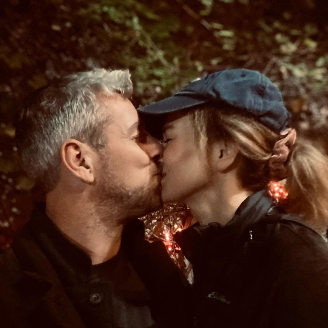 Ant Anstead เรียกตัวเองว่า "Lucky Boy" เพื่อไว้อาลัย GF Renée Zellweger