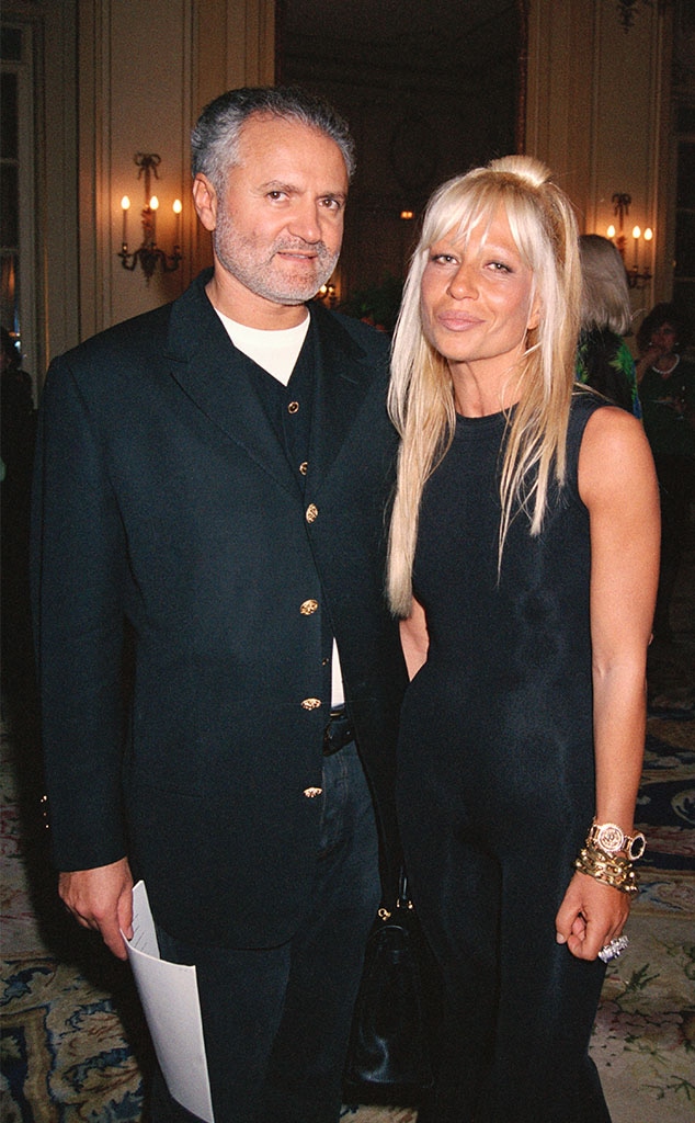 Donatella Versace reflexiona sobre los 25 años del asesinato de su hermano  Gianni Versace - E! Online Latino - MX