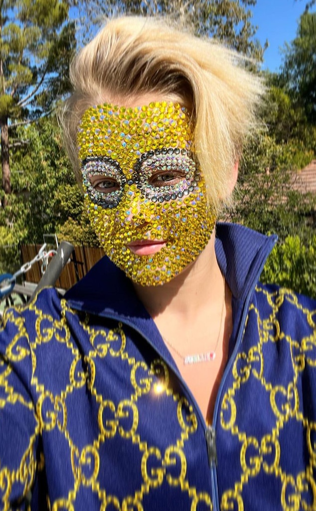 JoJo Siwa s Latest Makeup Look Will Make You Do a Double Take