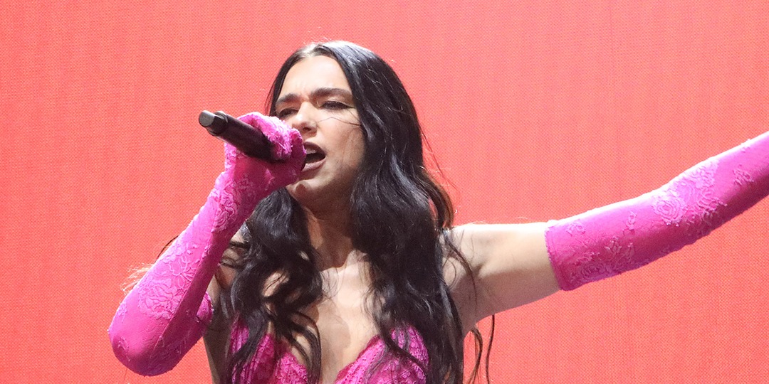 3 Dua Lipa Concertgoers Injured After Unsanctioned Fireworks Are Set Off During Toronto Show - E! Online.jpg