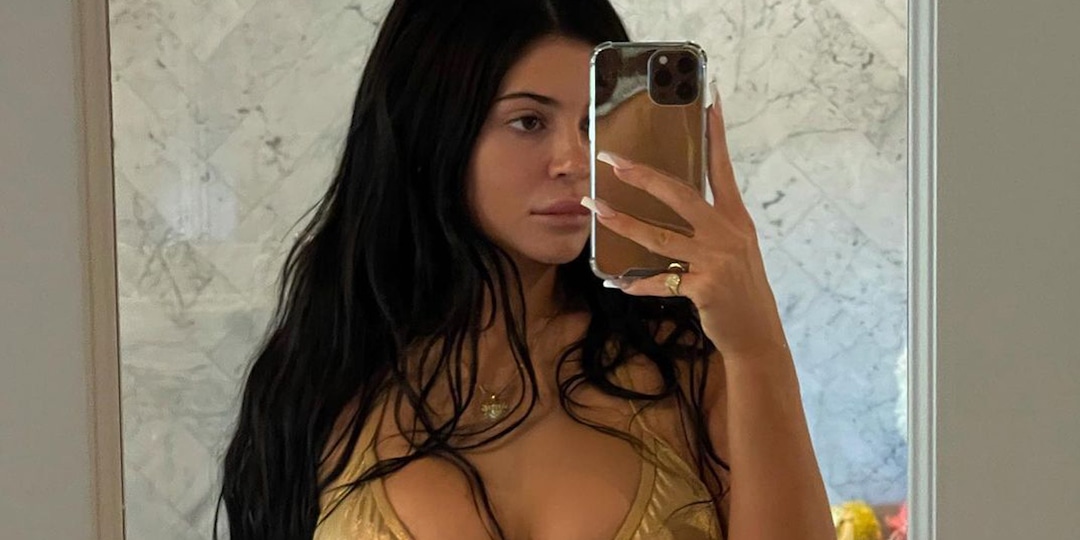 Kylie Jenner Is 25: Look Back at All of Her Scorching Bikini Pics - E! Online.jpg