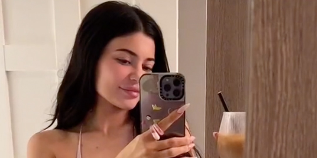 Inside Kylie Jenner’s Intimate Birthday Trip With Kim Kardashian and Kendall Jenner - E! Online.jpg