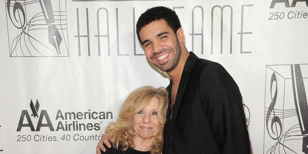 Drake Debuts New Face Tattoo Dedicated to His Mom - E! Online.jpg