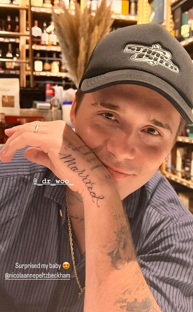 Brooklyn Beckham Debuts Massive Hand Tattoo in Honor of Nicola Peltz - E!  Online