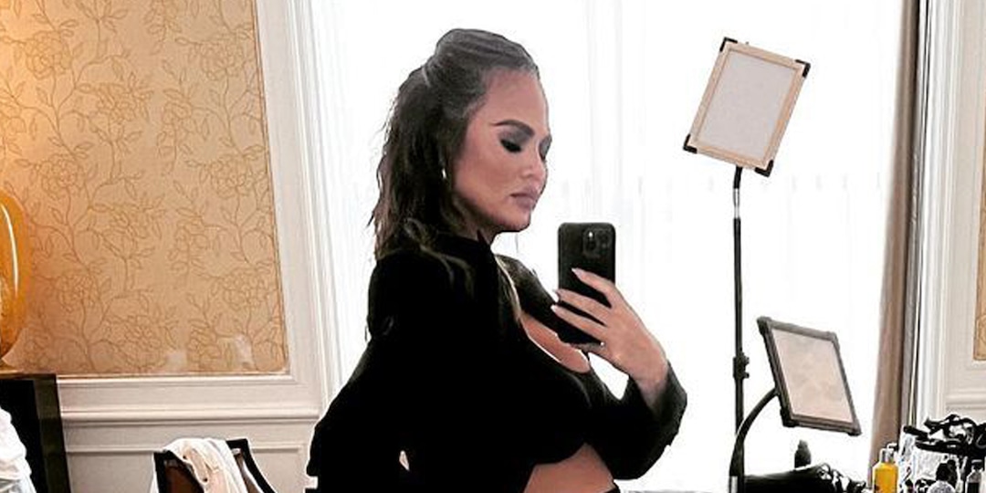 Pregnant Chrissy Teigen Says She's Ready for Her Baby Bump to "Just Be Huge Already" - E! Online.jpg